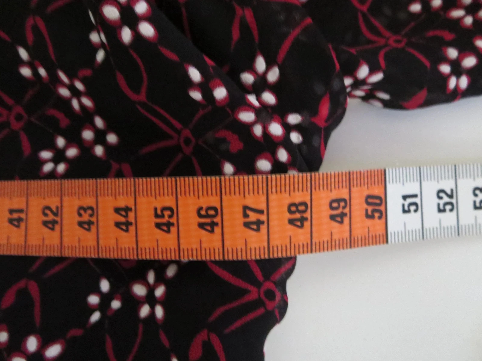 Jolie blouse fluide noire à motif & nœud dans le dos – Taille 40 – photo 5